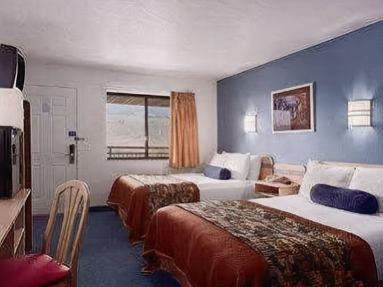 Фото Travelodge by Wyndham Gardiner Yellowstone Park North