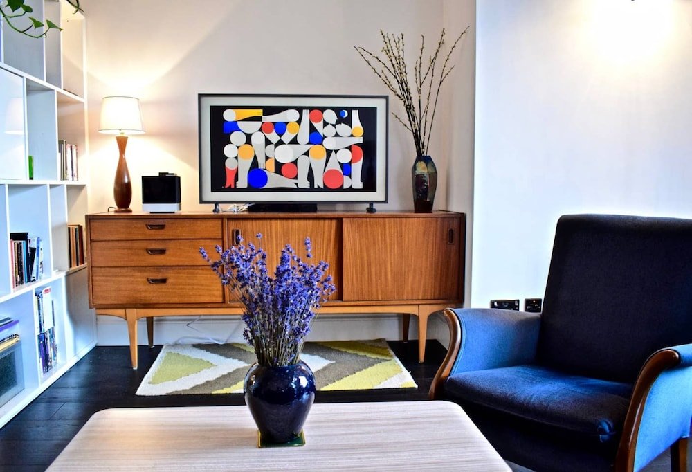 Фото Comfortable Central 1 Bedroom Flat