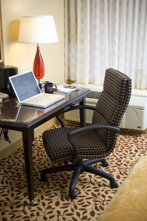 Фото Hotel Fort Wayne