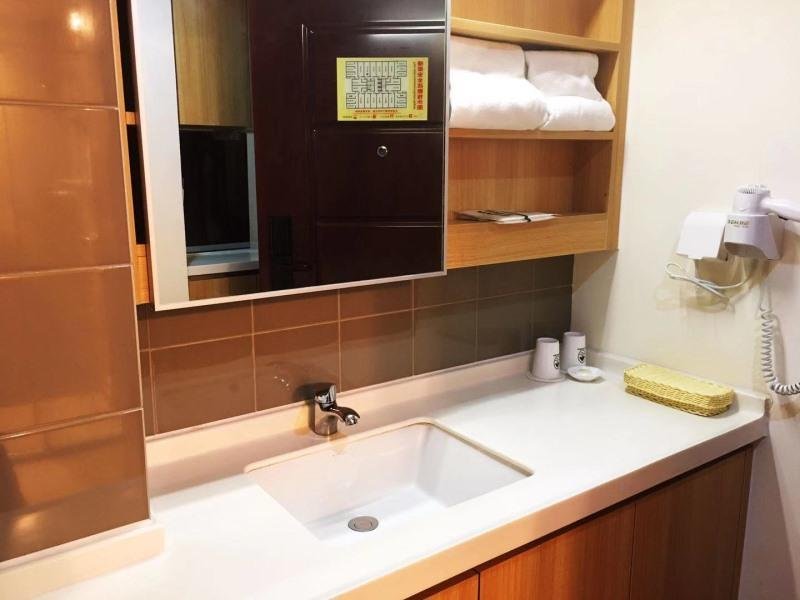 Фото GreenTree Inn Chengdu high-tech Development West Zone Shidai Tian Street Express Hotel