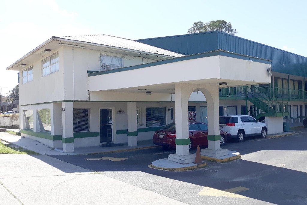 Фото Oyo Hotel Douglas Ga Us 441