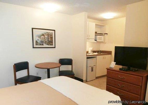 Фото Tampa Bay Extended Stay Hotel