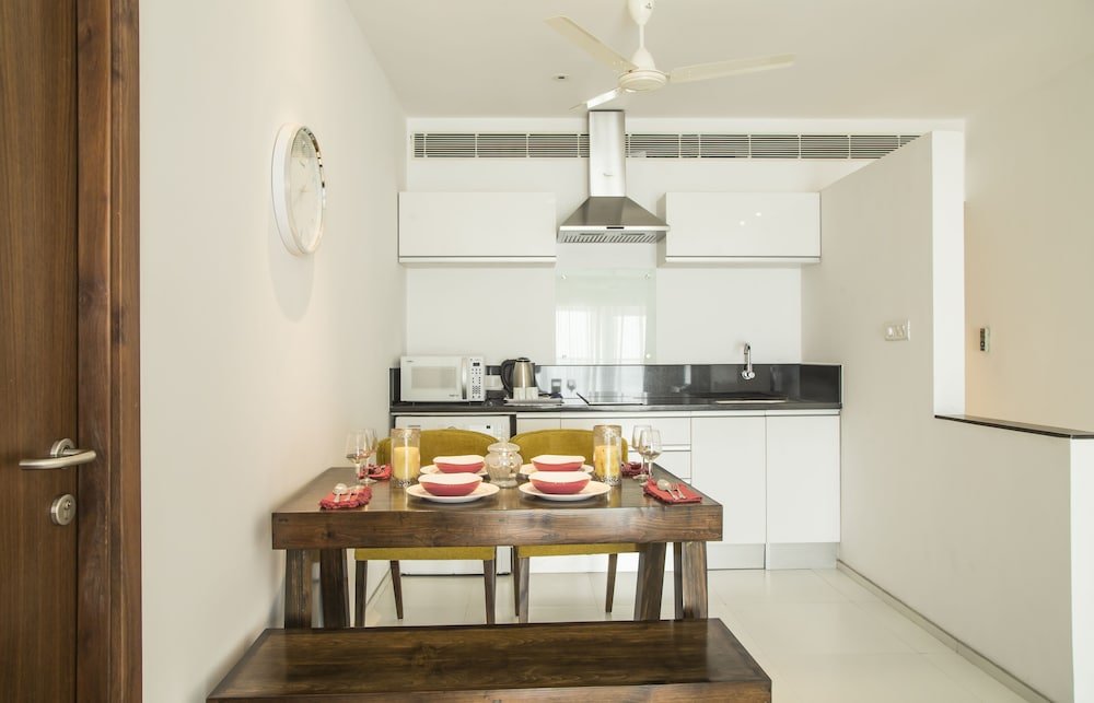 Фото Kent Baywatch Suites