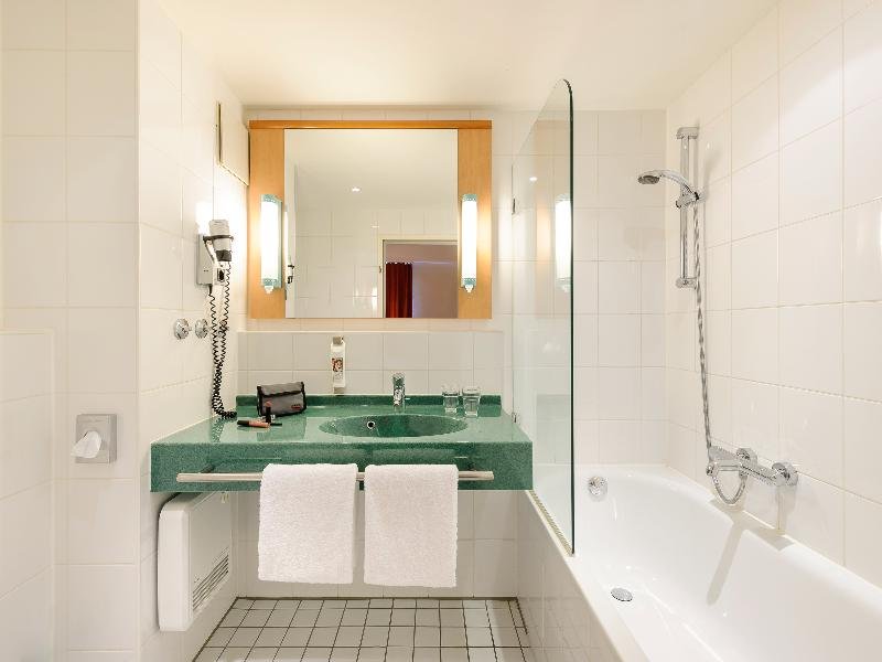 Фото B&B Hotel Aachen-Hbf