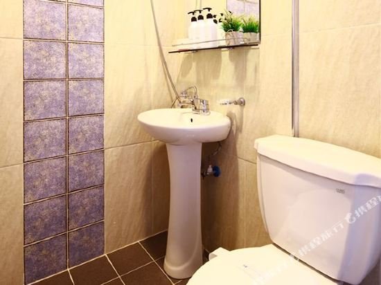 Фото The Road Hotel