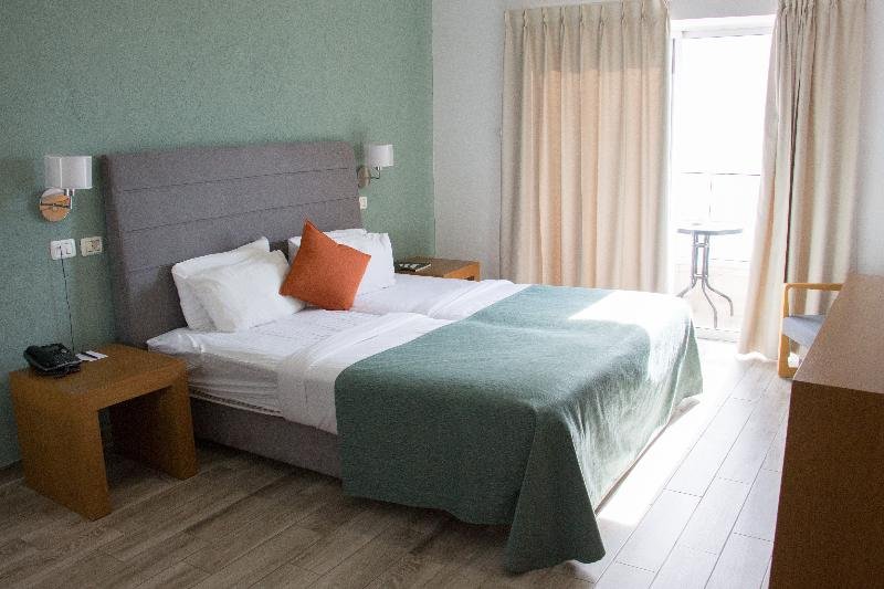 Фото Golden Beach Hotel Tel Aviv