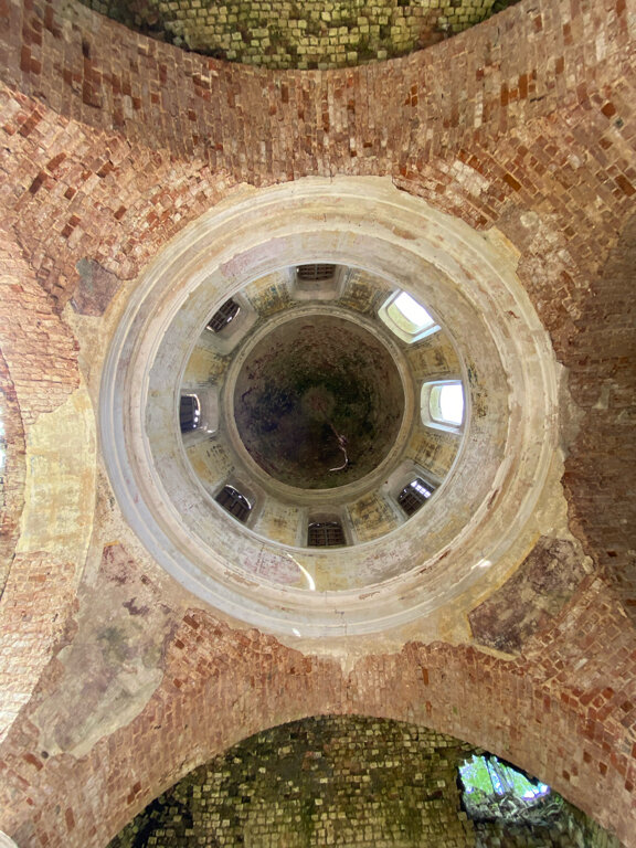 Orthodox church Tserkov Vozdvizheniya Chestnogo Kresta Gospodnya V Zavidovo, Tver Oblast, photo