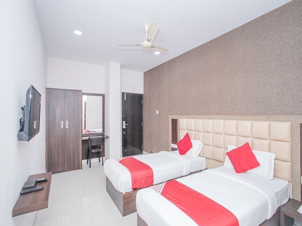 Фото Hotel Sahara Suites