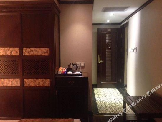 Фото Golden Lotus Luxury Hotel