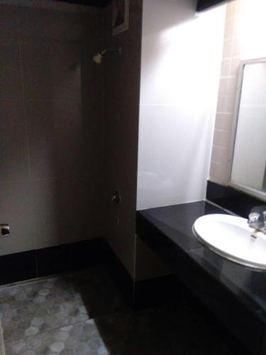 Фото Petchkasem Grand Hotel