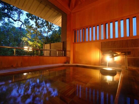 Гостиница Kanazawa Yuwaku Onsen Yunode Ryokan