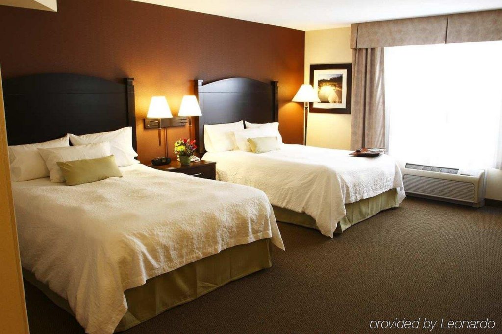 Фото Hampton Inn & Suites by Hilton Moncton