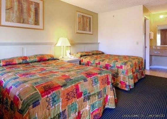 Фото Rodeway Inn Santee San Diego East