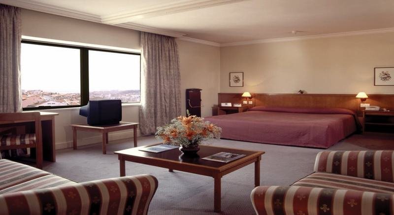 Фото VIP Executive Suites do Marquês Hotel