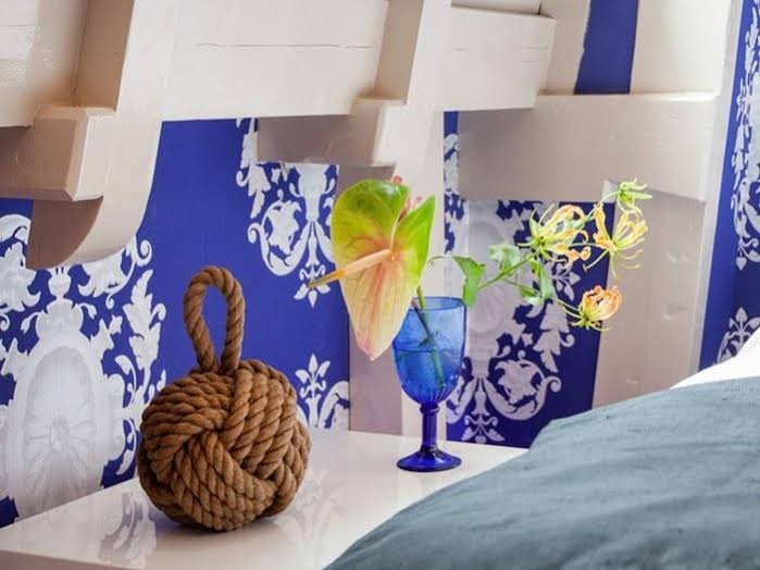 Фото The Amsterdam Canal Hotel