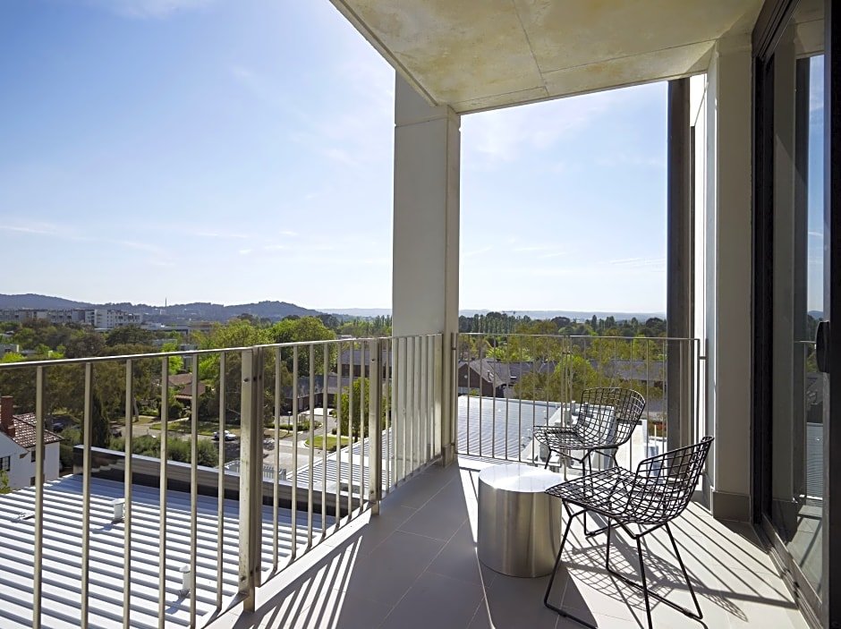 Фото Burbury Hotel & Apartments