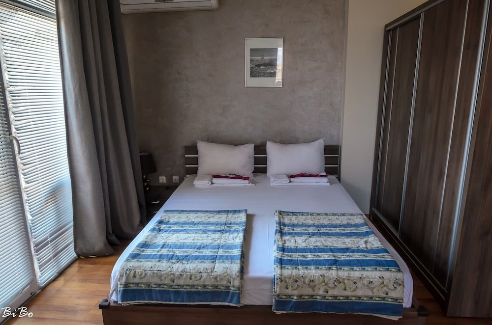 Фото Дом Младенови