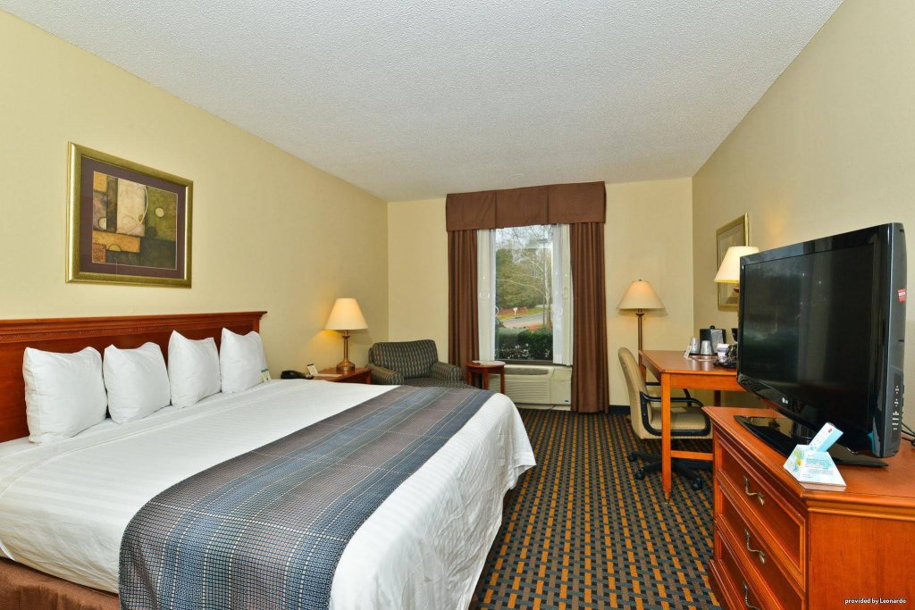 Фото Best Western Plus Cary Inn - Nc State