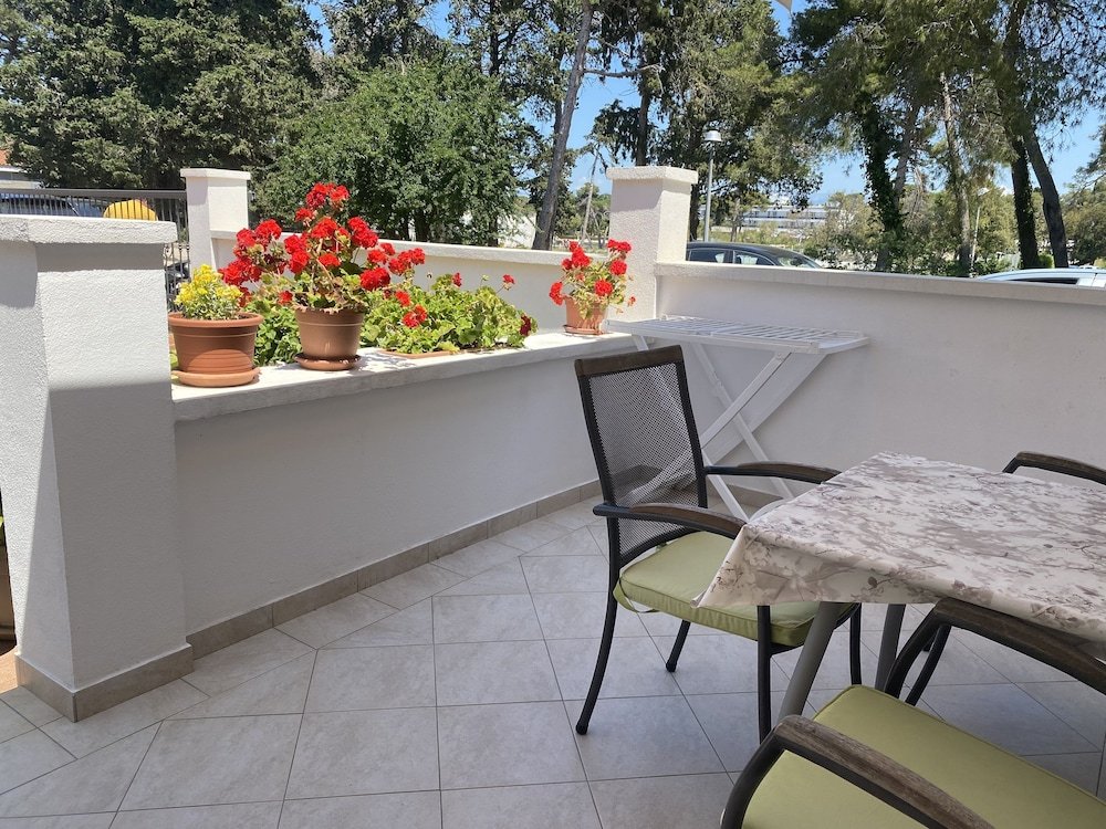 Фото Angela's Apartments