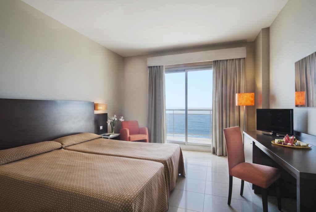 Фото Hotel Bahía Calpe by Pierre & Vacances