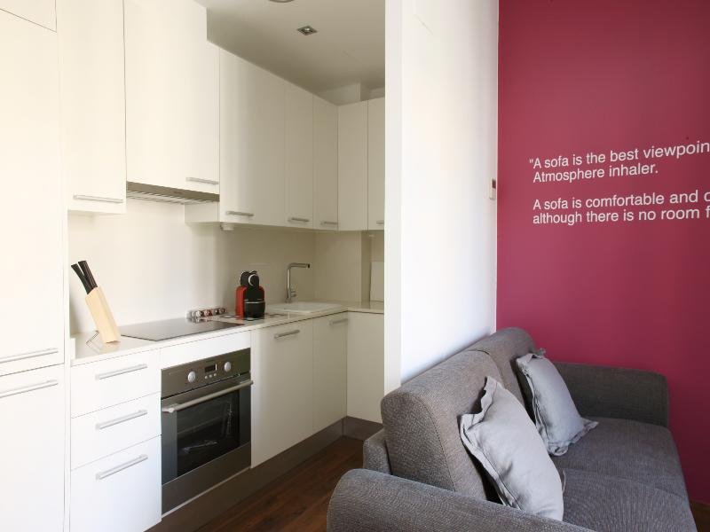 Фото Mh Apartments Suites