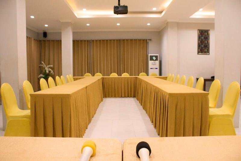 Фото Lembasung Boutique Syariah Hotel