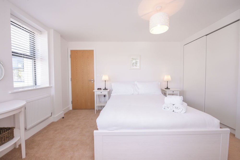 Фото Town or Country - Oxford Heights