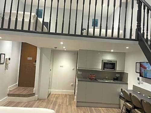 Фото London Plaza Serviced Apartments