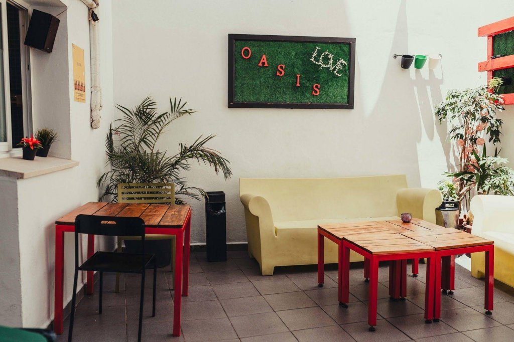 Фото Oasis Backpackers Hostel Malaga