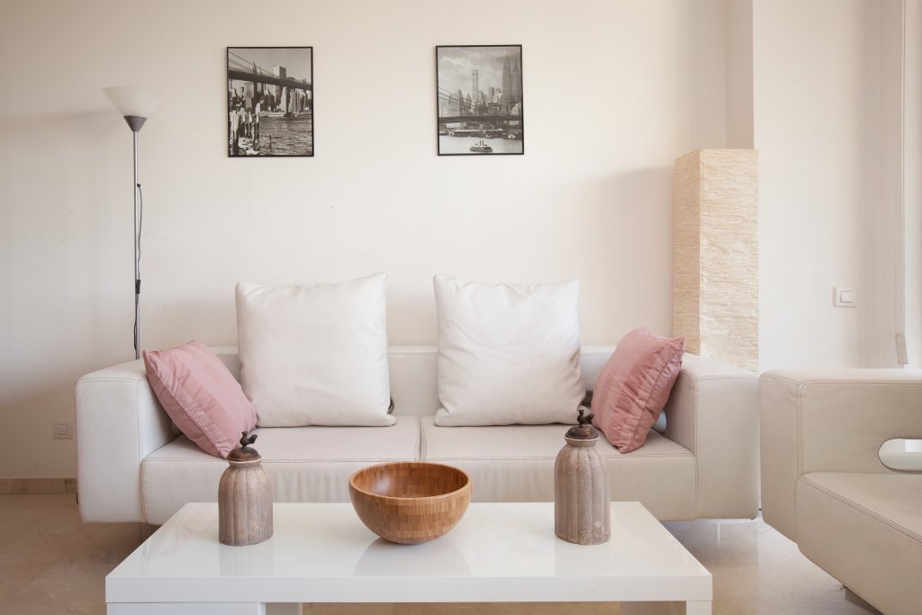 Фото Akira Flats Diagonal Mar