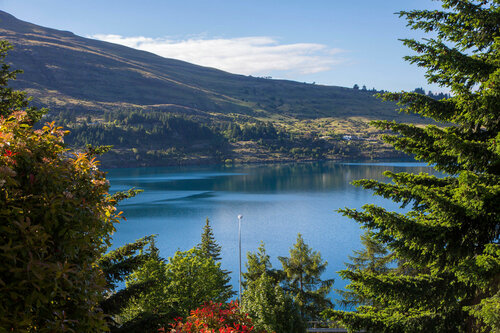 Гостиница Holiday Inn Queenstown Frankton Road в Куинстауне