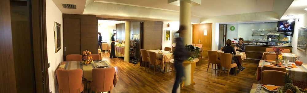 Фото Hotel Lombardia