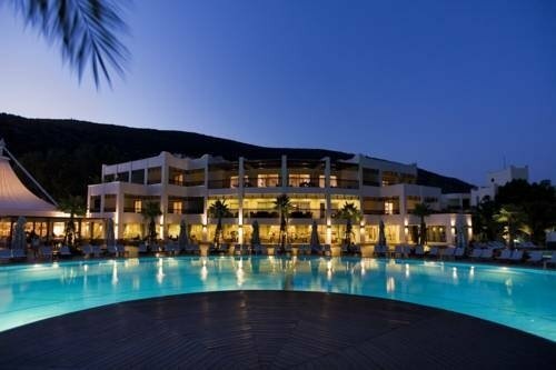Latanya Park Resort