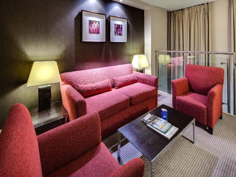 Фото Ember Locke Kensington