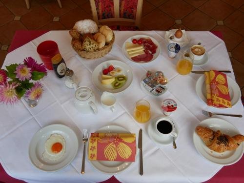 Фото Apartment Hotel Elvis