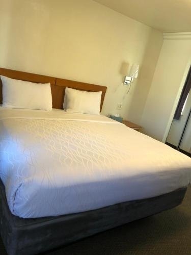 Фото Monticello Motel