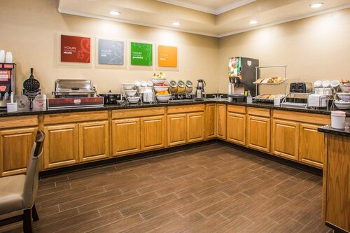 Гостиница Comfort Inn & Suites Waterloo - Cedar Falls в Ватерлоо