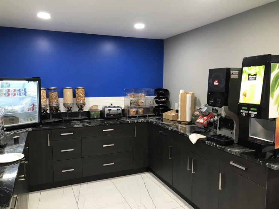 Фото Days Inn by Wyndham Wainwright