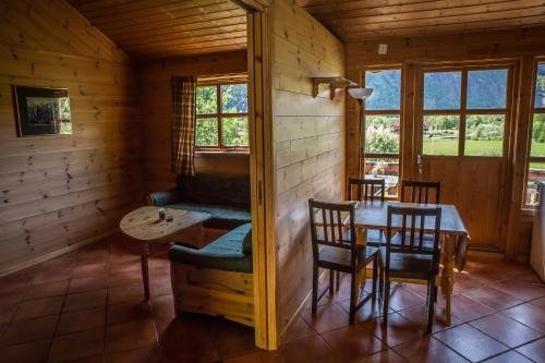 Фото Gaupnetunet Hotell og Hytter