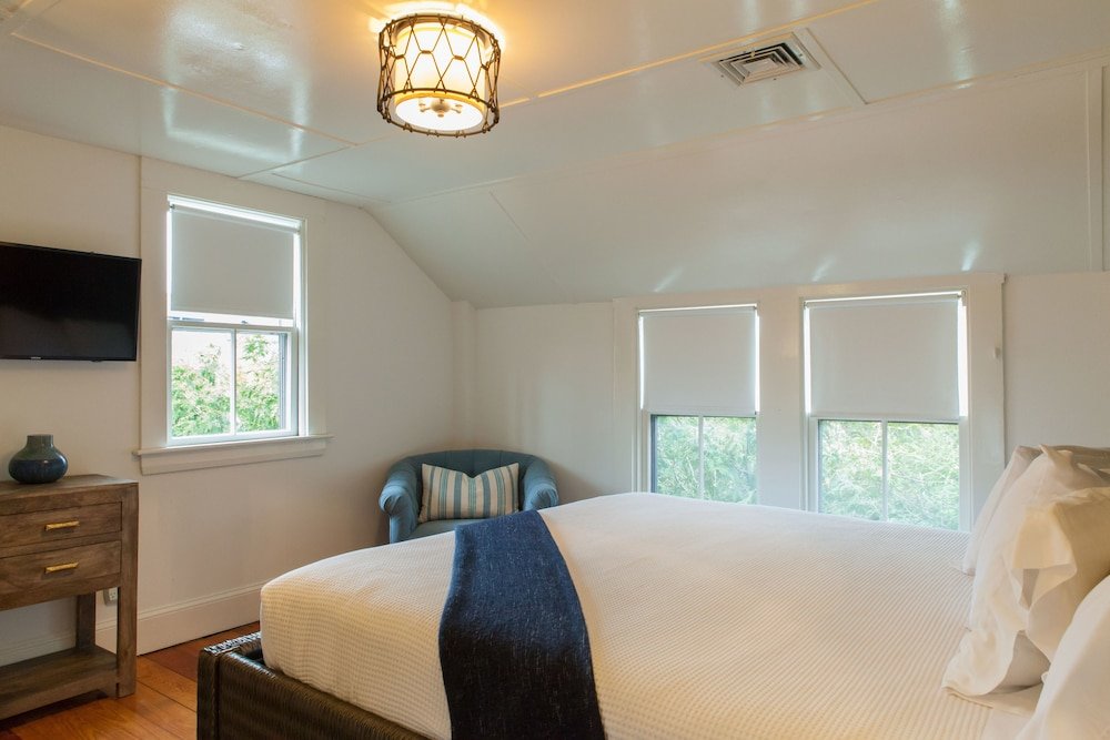 Фото Carlisle House Inn