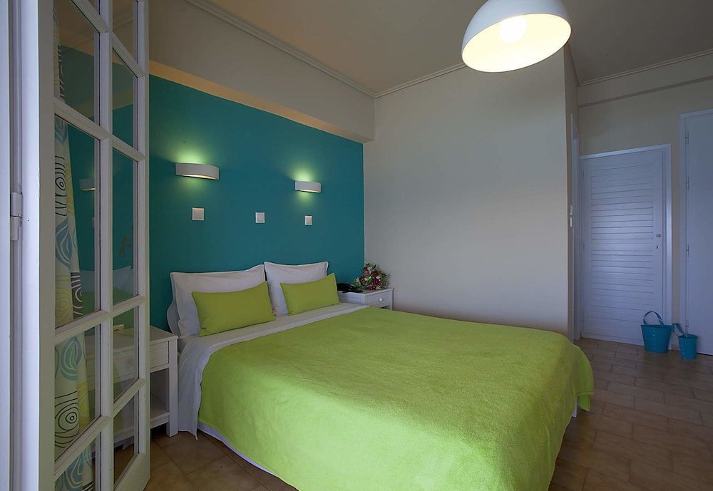 Фото Nelly’s Hotel & Apartments