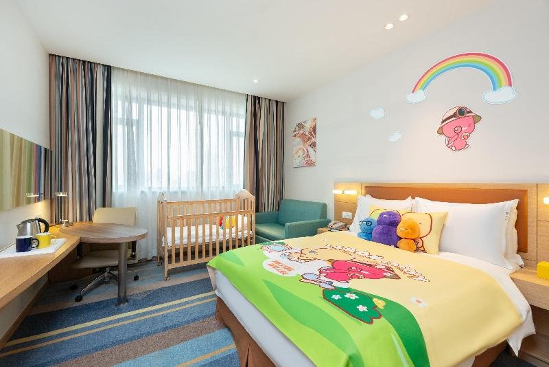 Фото Holiday Inn Express Shanghai Zhenping