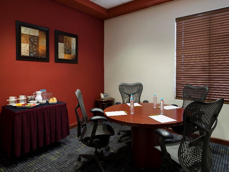 Фото Hilton Garden Inn Monterrey