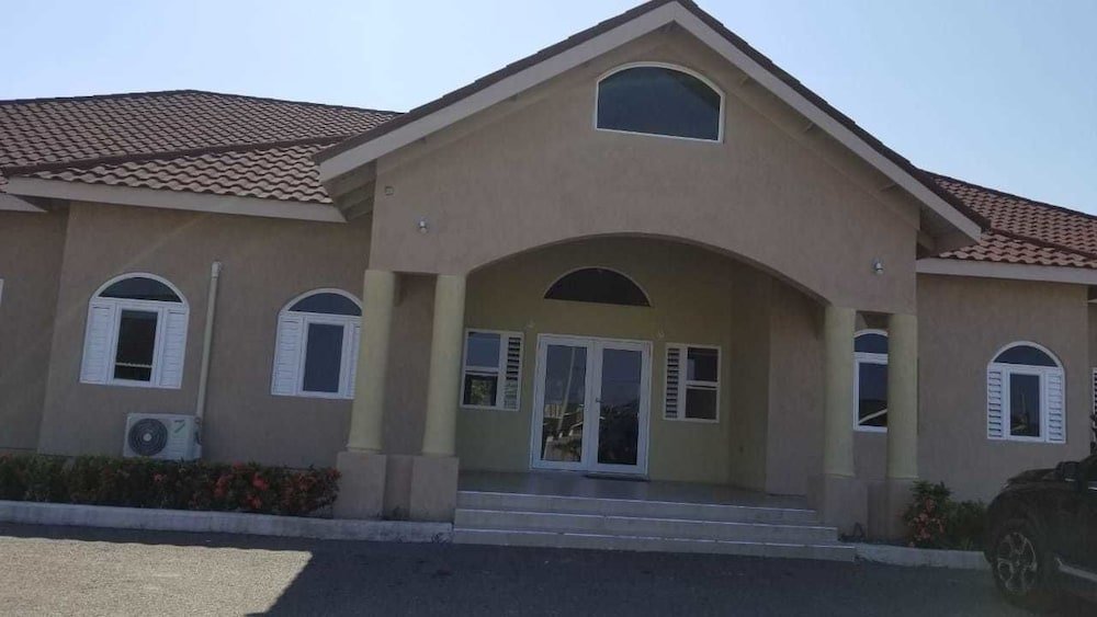 Фото Ocho Rios Getaway Villa at Draxhall