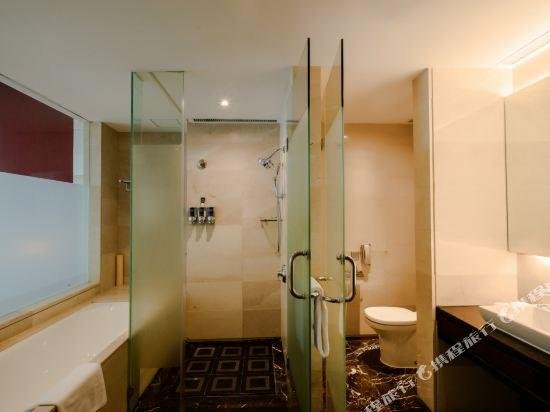 Фото Four Points by Sheraton Qingdao Chengyang