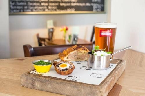 Hotel Eagle and Child, England, photo