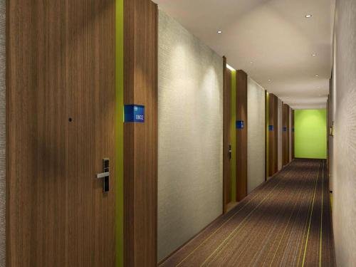 Фото Holiday Inn Express Hong Kong Kowloon Cbd2