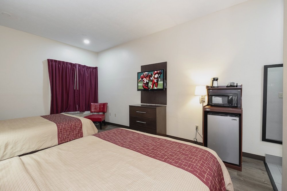 Фото Red Roof Inn & Suites Jackson - Brandon