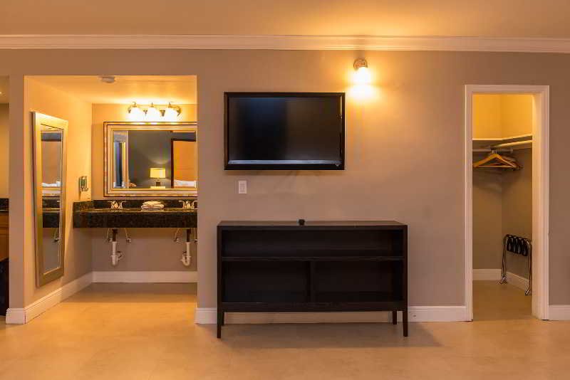 Фото Ramada by Wyndham Miami Springs/Miami International Airport