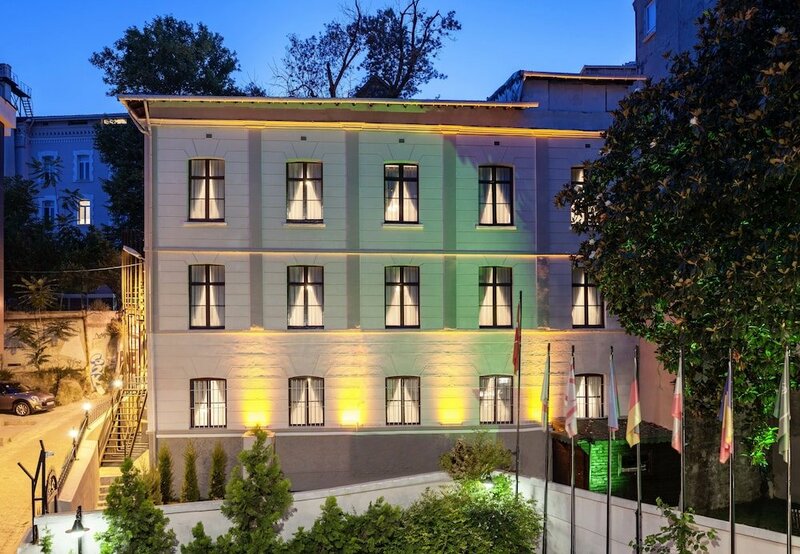 Гостиница Element Garden Hotel в Бейоглу